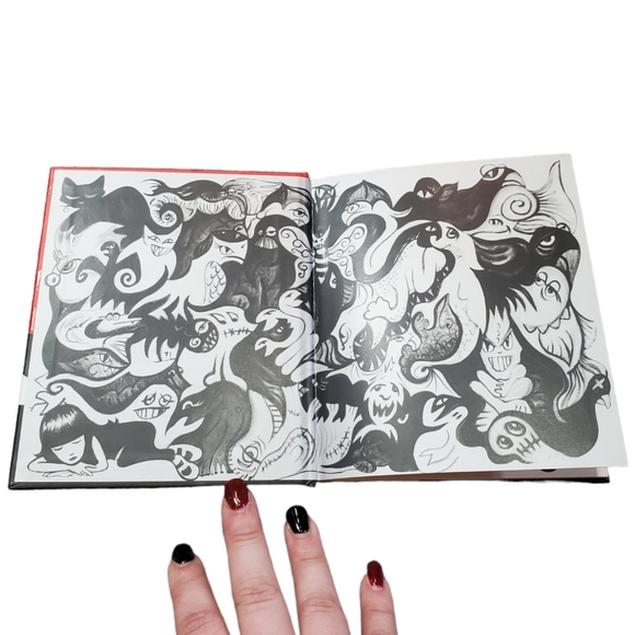 Emily The Strange Emily's Good Nightmares Book - Picture 5 of 15